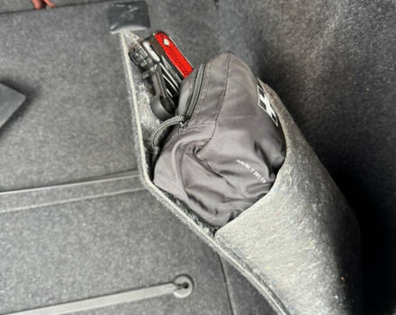 Серый БМВ 1 Серия, объемом двигателя 2 л и пробегом 335 тыс. км за 8800 $, фото 27 на Automoto.ua