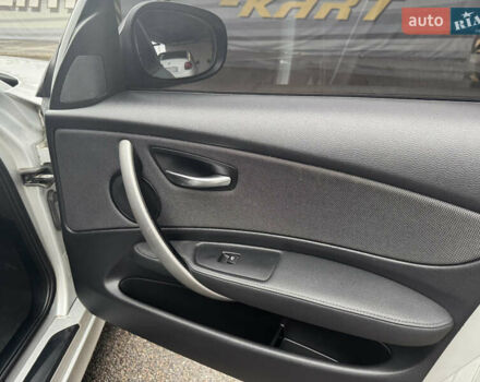 Серый БМВ 1 Серия, объемом двигателя 2 л и пробегом 200 тыс. км за 7550 $, фото 61 на Automoto.ua