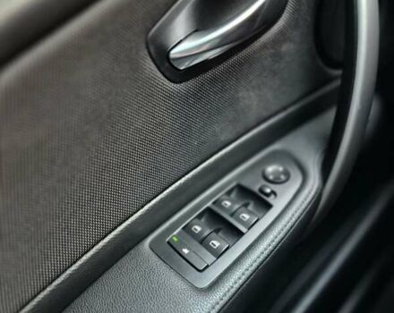 Серый БМВ 1 Серия, объемом двигателя 2 л и пробегом 209 тыс. км за 9500 $, фото 4 на Automoto.ua