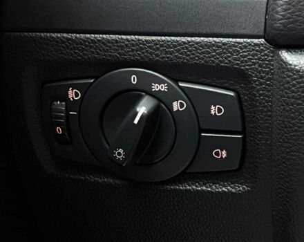 Серый БМВ 1 Серия, объемом двигателя 2 л и пробегом 117 тыс. км за 7650 $, фото 15 на Automoto.ua