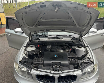 Серый БМВ 1 Серия, объемом двигателя 2 л и пробегом 200 тыс. км за 7550 $, фото 52 на Automoto.ua