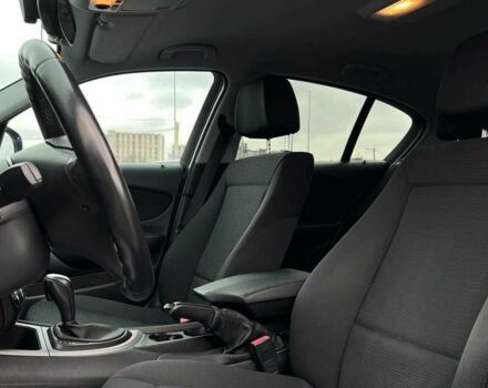 Серый БМВ 1 Серия, объемом двигателя 2 л и пробегом 117 тыс. км за 7650 $, фото 6 на Automoto.ua