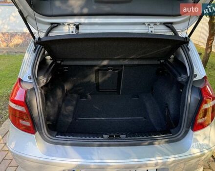 Серый БМВ 1 Серия, объемом двигателя 2 л и пробегом 108 тыс. км за 10900 $, фото 14 на Automoto.ua