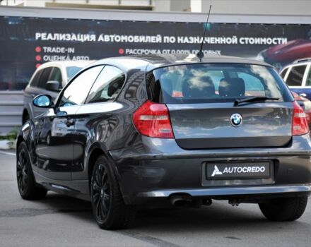 Серый БМВ 1 Серия, объемом двигателя 2 л и пробегом 171 тыс. км за 7700 $, фото 5 на Automoto.ua