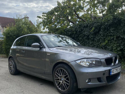 Серый БМВ 1 Серия, объемом двигателя 2 л и пробегом 170 тыс. км за 6800 $, фото 1 на Automoto.ua