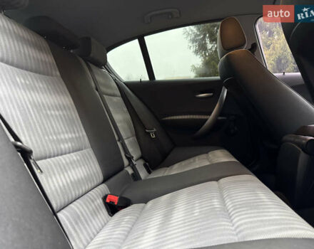 Синий БМВ 1 Серия, объемом двигателя 2 л и пробегом 280 тыс. км за 4650 $, фото 39 на Automoto.ua