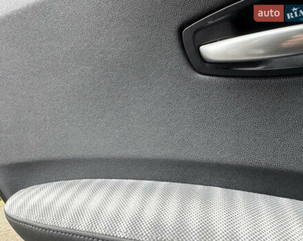 Синий БМВ 1 Серия, объемом двигателя 2 л и пробегом 280 тыс. км за 4650 $, фото 43 на Automoto.ua