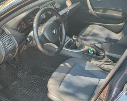 Синий БМВ 1 Серия, объемом двигателя 2 л и пробегом 270 тыс. км за 5500 $, фото 5 на Automoto.ua