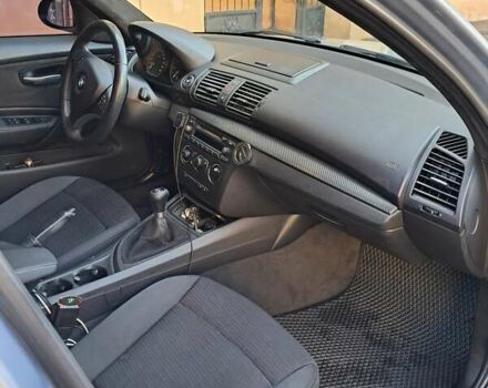 Синій БМВ 1 Серія, об'ємом двигуна 2 л та пробігом 200 тис. км за 5650 $, фото 10 на Automoto.ua