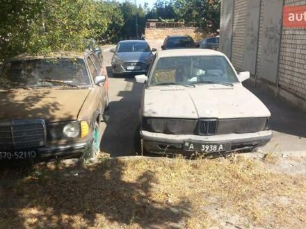 БМВ 1800 1974 в Киеве на Automoto.ua Серый БМВ 1800, объемом двигателя 1.8 л и пробегом 200 тыс. км за 900 $, фото 1 на Automoto.ua
