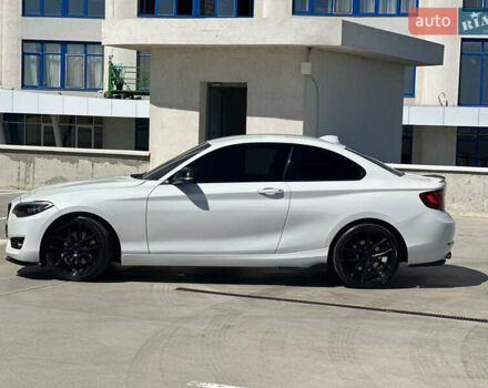 Белый БМВ 2 Серия, объемом двигателя 3 л и пробегом 119 тыс. км за 15000 $, фото 5 на Automoto.ua