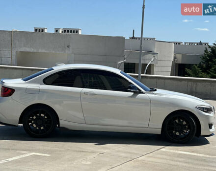 Белый БМВ 2 Серия, объемом двигателя 3 л и пробегом 119 тыс. км за 15000 $, фото 3 на Automoto.ua