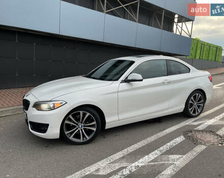Белый БМВ 2 Серия, объемом двигателя 2 л и пробегом 104 тыс. км за 15300 $, фото 5 на Automoto.ua