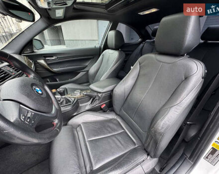 Білий БМВ 2 Серія, об'ємом двигуна 2 л та пробігом 117 тис. км за 15500 $, фото 25 на Automoto.ua