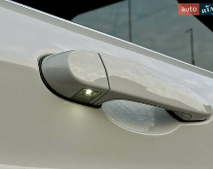 Белый БМВ 2 Серия, объемом двигателя 2 л и пробегом 111 тыс. км за 18000 $, фото 18 на Automoto.ua