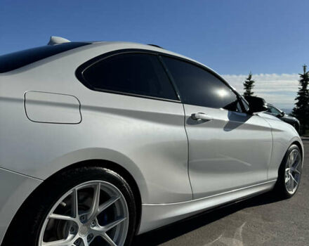 Белый БМВ 2 Серия, объемом двигателя 2.98 л и пробегом 126 тыс. км за 21000 $, фото 3 на Automoto.ua