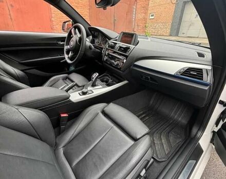 Белый БМВ 2 Серия, объемом двигателя 2 л и пробегом 21 тыс. км за 15000 $, фото 15 на Automoto.ua