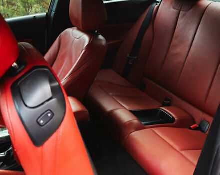 Белый БМВ 2 Серия, объемом двигателя 3 л и пробегом 103 тыс. км за 27500 $, фото 6 на Automoto.ua