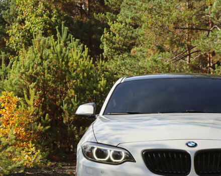 Белый БМВ 2 Серия, объемом двигателя 3 л и пробегом 103 тыс. км за 27500 $, фото 1 на Automoto.ua