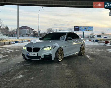 Белый БМВ 2 Серия, объемом двигателя 2.98 л и пробегом 140 тыс. км за 20000 $, фото 1 на Automoto.ua