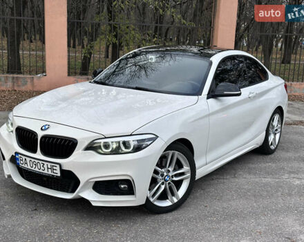 Белый БМВ 2 Серия, объемом двигателя 2 л и пробегом 99 тыс. км за 17500 $, фото 1 на Automoto.ua