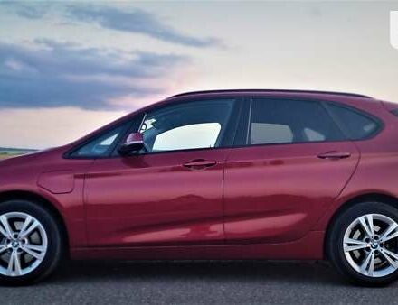 Красный БМВ 2 Series Active Tourer, объемом двигателя 1.5 л и пробегом 30 тыс. км за 31999 $, фото 1 на Automoto.ua