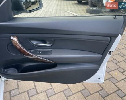 БМВ 3 Серия ГТ 2015 в Львове на Automoto.ua Белый БМВ 3 Серия ГТ, объемом двигателя 2 л и пробегом 179 тыс. км за 17000 $, фото 15 на Automoto.ua