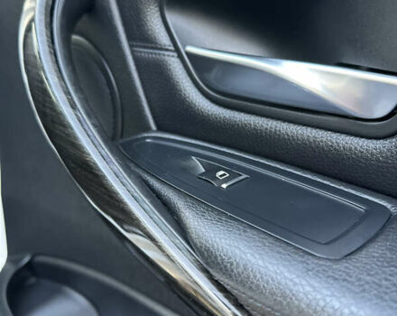 Білий БМВ 3 Серія ГТ, об'ємом двигуна 2 л та пробігом 141 тис. км за 15900 $, фото 37 на Automoto.ua