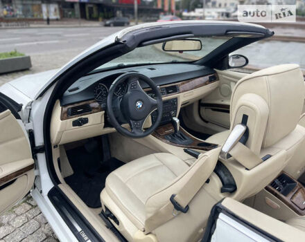 Белый БМВ 3 Серия, объемом двигателя 3 л и пробегом 345 тыс. км за 11888 $, фото 3 на Automoto.ua