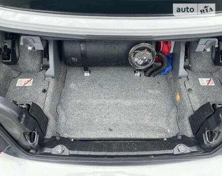 Белый БМВ 3 Серия, объемом двигателя 3 л и пробегом 345 тыс. км за 11888 $, фото 11 на Automoto.ua