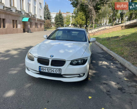Белый БМВ 3 Серия, объемом двигателя 3 л и пробегом 110 тыс. км за 12500 $, фото 1 на Automoto.ua