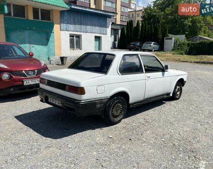 Білий БМВ 3 Серія, об'ємом двигуна 1.6 л та пробігом 300 тис. км за 690 $, фото 12 на Automoto.ua