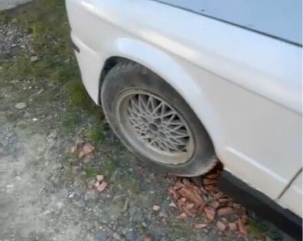 Білий БМВ 3 Серія, об'ємом двигуна 0 л та пробігом 300 тис. км за 1500 $, фото 3 на Automoto.ua