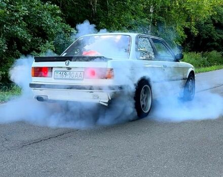 Белый БМВ 3 Серия, объемом двигателя 2 л и пробегом 355 тыс. км за 1700 $, фото 2 на Automoto.ua