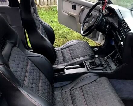 Белый БМВ 3 Серия, объемом двигателя 2 л и пробегом 355 тыс. км за 1700 $, фото 5 на Automoto.ua