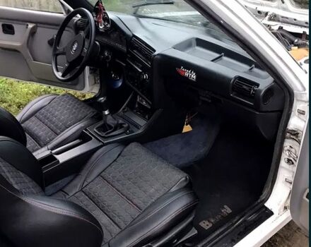 Белый БМВ 3 Серия, объемом двигателя 2 л и пробегом 355 тыс. км за 1700 $, фото 4 на Automoto.ua