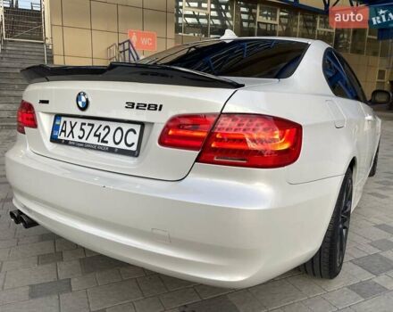 Белый БМВ 3 Серия, объемом двигателя 2.8 л и пробегом 210 тыс. км за 9500 $, фото 25 на Automoto.ua