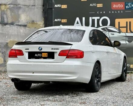 Белый БМВ 3 Серия, объемом двигателя 2.8 л и пробегом 215 тыс. км за 10900 $, фото 6 на Automoto.ua