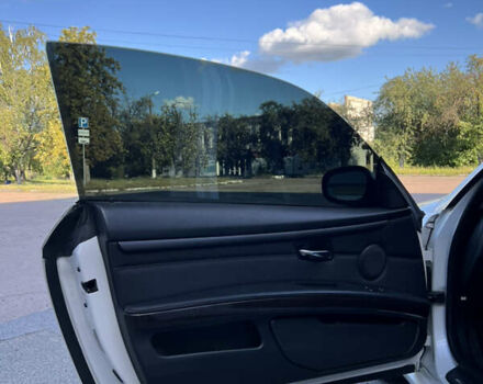 Белый БМВ 3 Серия, объемом двигателя 3 л и пробегом 208 тыс. км за 10800 $, фото 27 на Automoto.ua