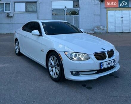 Белый БМВ 3 Серия, объемом двигателя 3 л и пробегом 208 тыс. км за 10800 $, фото 3 на Automoto.ua