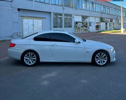 Белый БМВ 3 Серия, объемом двигателя 3 л и пробегом 208 тыс. км за 10800 $, фото 4 на Automoto.ua
