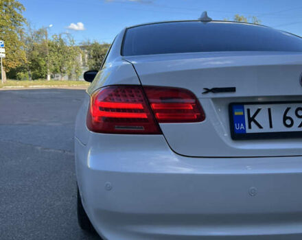 Белый БМВ 3 Серия, объемом двигателя 3 л и пробегом 208 тыс. км за 10800 $, фото 9 на Automoto.ua