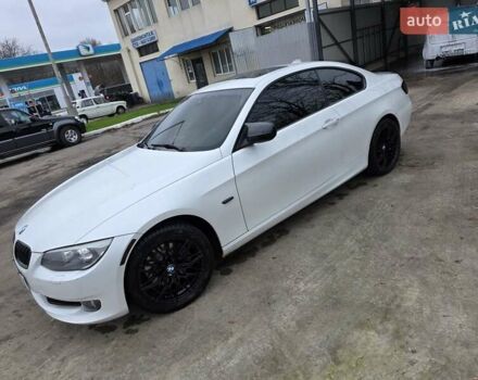 Белый БМВ 3 Серия, объемом двигателя 3 л и пробегом 111 тыс. км за 13600 $, фото 1 на Automoto.ua