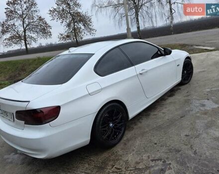 Белый БМВ 3 Серия, объемом двигателя 3 л и пробегом 111 тыс. км за 13600 $, фото 5 на Automoto.ua