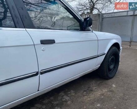 Белый БМВ 3 Серия, объемом двигателя 2.5 л и пробегом 300 тыс. км за 1400 $, фото 11 на Automoto.ua