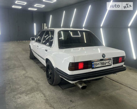 Белый БМВ 3 Серия, объемом двигателя 1.8 л и пробегом 500 тыс. км за 2100 $, фото 5 на Automoto.ua