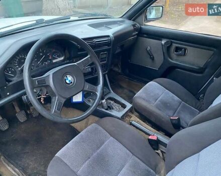 Белый БМВ 3 Серия, объемом двигателя 2.5 л и пробегом 300 тыс. км за 1400 $, фото 17 на Automoto.ua