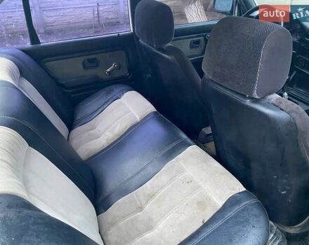 Белый БМВ 3 Серия, объемом двигателя 2.5 л и пробегом 300 тыс. км за 1400 $, фото 20 на Automoto.ua