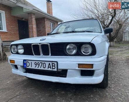 Белый БМВ 3 Серия, объемом двигателя 2.5 л и пробегом 300 тыс. км за 1400 $, фото 1 на Automoto.ua