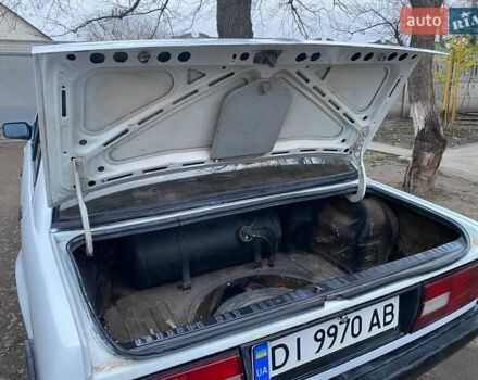 Белый БМВ 3 Серия, объемом двигателя 2.5 л и пробегом 300 тыс. км за 1400 $, фото 23 на Automoto.ua